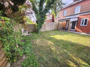 Its a Nice 3 bed House & Garden