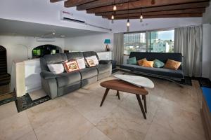 CASCADAS, Charming home great location with pool & garden