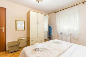 Apartments by the sea Mastrinka, Ciovo - 24018