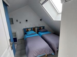 Maisons de vacances Gite tout confort pres du circuit des 24H du Mans - 3 chambres, jardin et parking prive - FR-1-410-261 : photos des chambres