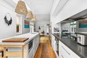 Fabulous Family Escape-Fairlight