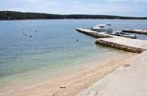 Apartments by the sea Barbat, Rab - 24277