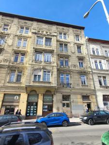 Blue Apple Apartment