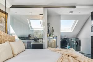Stylish studio Near central