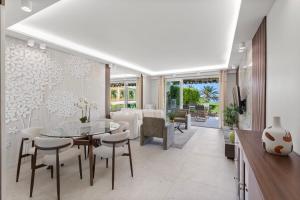 REF 2004 - Cannes - Sea view apartment for rent