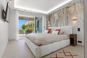 REF 2004 - Cannes - Sea view apartment for rent