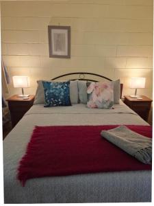 J & Ellas Holiday House - 2 Bedroom, 3 Beds, 2 Bathroom, 4 or 5 Guests