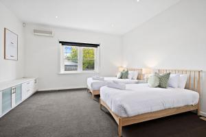 Luxe 4BR Family Sanctuary in Newtown