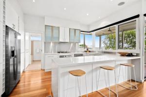 Luxe 4BR Family Sanctuary in Newtown