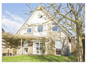 Holiday Home in Terherne near Scenic Friesland