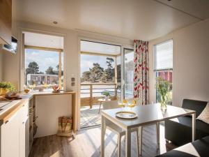 Chalet by Hegermeer with Harbor Access