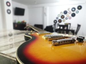 Amplio departamento completo cerca al aeropuerto