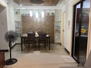 Spacious 2 Bed & 2 Bath Condo in Newport City