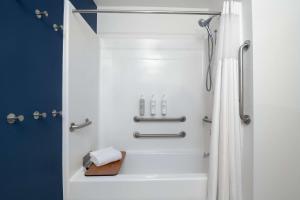 Queen Room with Two Queen Beds and Accessible Tub - Mobility and Hearing Access room in Spark by Hilton Orangeburg