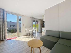 Maisons de vacances Mobil-home 4* Grand Confort, 200m plage, piscine, fitness, parking, menage inclus, Wi-Fi gratuit - FR-1-361A-75 : photos des chambres
