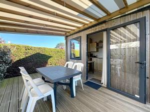 Séjour en Tiny House à Jullouville, piscine et parking inclus - FR-1-361A-95