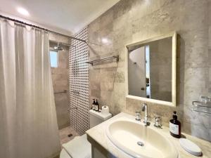 MiraNamin Nest LANTANA SUITE with Bathtub, Kitchen