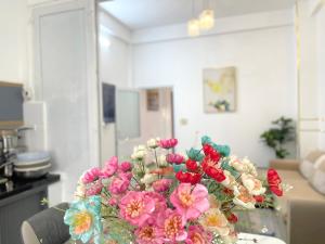 Nhà Nguyên căn liền kề Bùi Viện Street 6 phòng 8 giường