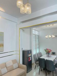 Nhà Nguyên căn liền kề Bùi Viện Street 6 phòng 8 giường