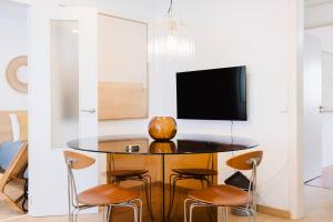 Group-Friendly 4BR Lisbon Duplex Castle View