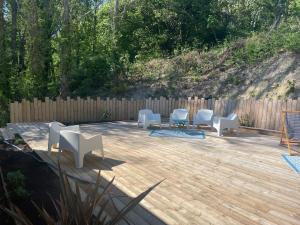 Maisons de vacances La Corniche, Villa d-architecte avec piscine, 2mn mer a Houlgate : Maison 6 Chambres