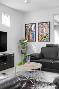 Parea on Cavendish - Luxe Beachside Living