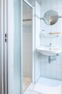 Sea Side- With Private Bathroom,cozy Suite W View