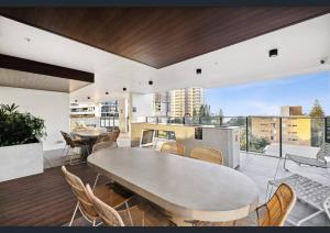 Sun-Kissed Coastal Comfort Pool,Gym,Beach,BBQ