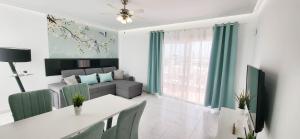 The Palms Poolview Balcony Suite