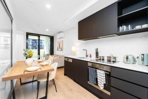 Modern 2 BR apartment in the heart of Canberra center