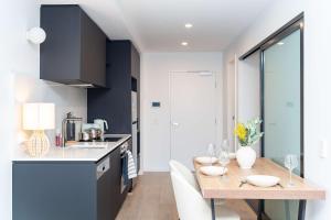 Modern 2 BR apartment in the heart of Canberra center