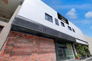 Super Collection O Ishwar Nagar Near Golden Temple Formerly Chahal Residency