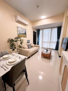 High-floors Seaview Unit for you - Mactan Newtown