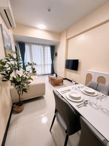 High-floors Seaview Unit for you - Mactan Newtown