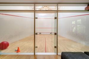 Luxury seaside home near Gdansk with squash court