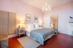 Villas Luxurious Provencal Village House, Walk to Village Pool : photos des chambres
