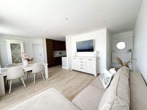 WHITE APARTMENTS - Grunwaldzka