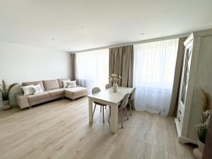 WHITE APARTMENTS - Grunwaldzka