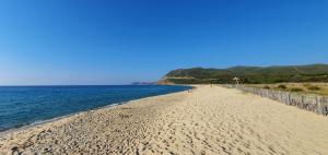 Duplex 4-6 p, Terrasses, Piscine, climatisé, Lozari, Corse