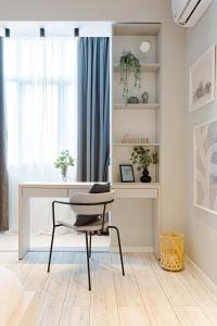 Heart of the City - Modern Studio Comfort