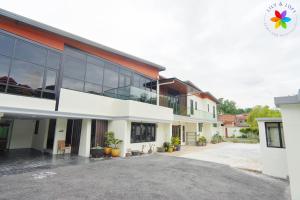 Private Studio In Bungalow near KL Sentral by Lilyandloft - Privatzimmer, Kuala Lumpur