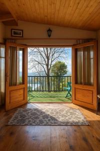 Bougainvilla Mountain Retreat Deluxe Cottages, near Bhimtal