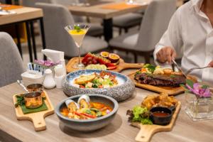 PARKROYAL Suites Bangkok