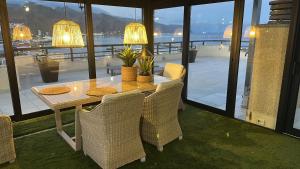 Piso de lujo en centro Santa Cruz.