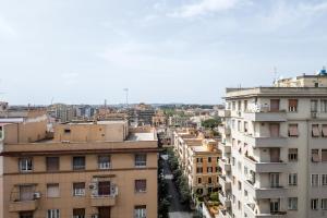 The Best Rent - Spacious three-bedroom flat in the San Giovanni area