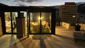 Piso de lujo en centro Santa Cruz.