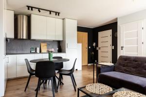 Gdynia Marina Chic Apartment by BookingHost