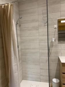 Chalet gite lArcange 3 chambres au calme Franche Comte bord de riviere peche sur place