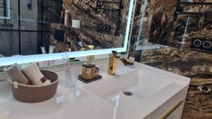 VIP Apartment in Tsentralny Residential Complex