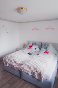 Family room with kitchen by Interlaken